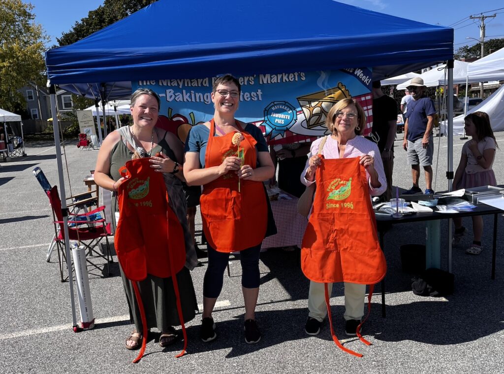 Kaela (Pie A, center), Lorriane (Pie C, right) and Natalie (Pie H, left) received the three highest number of votes by our market community tasters (who were asked to chose 1st and 2nd favorite pies)